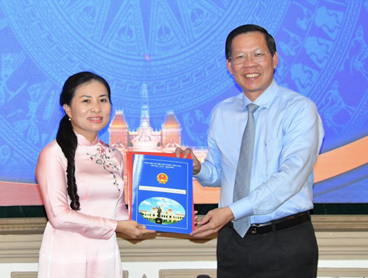 Bà Phan Kiều Thanh Hương giữ chức Phó Giám đốc Sở Nội vụ TPHCM - 1