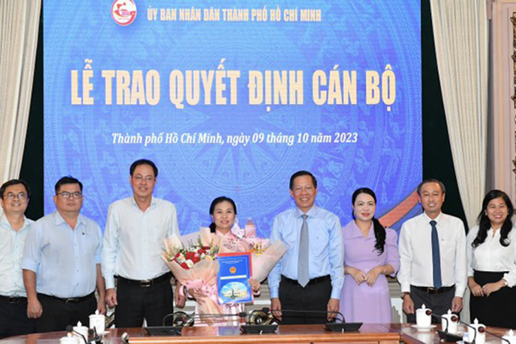 Bà Phan Kiều Thanh Hương giữ chức Phó Giám đốc Sở Nội vụ TPHCM - 2