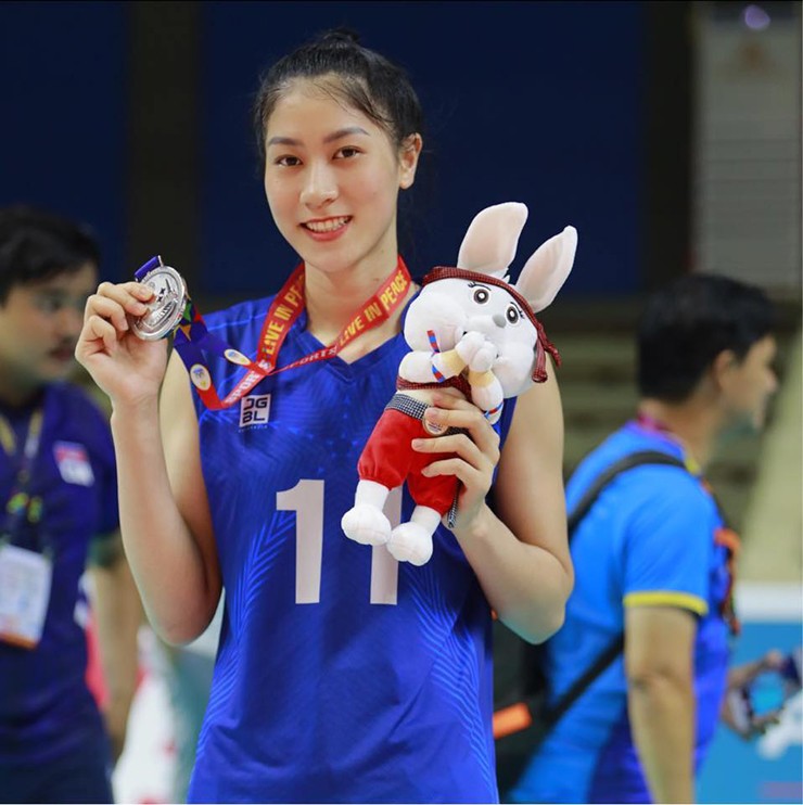 Hoa khôi bóng chuyền Kiều Trinh giúp đội nhà vào chung kết giải U23, tuyển Thái Lan được thưởng lớn - 1