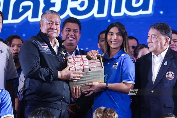 Hoa khôi bóng chuyền Kiều Trinh giúp đội nhà vào chung kết giải U23, tuyển Thái Lan được thưởng lớn - 2
