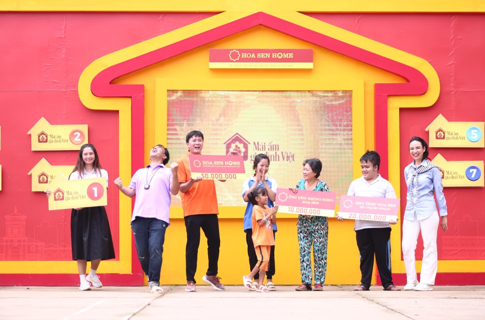 Diễn viên Quách Ngọc Tuyên và hoa hậu Ngọc Diễm góp sức mang về giải thưởng 115 triệu cho trẻ em mồ côi - 3