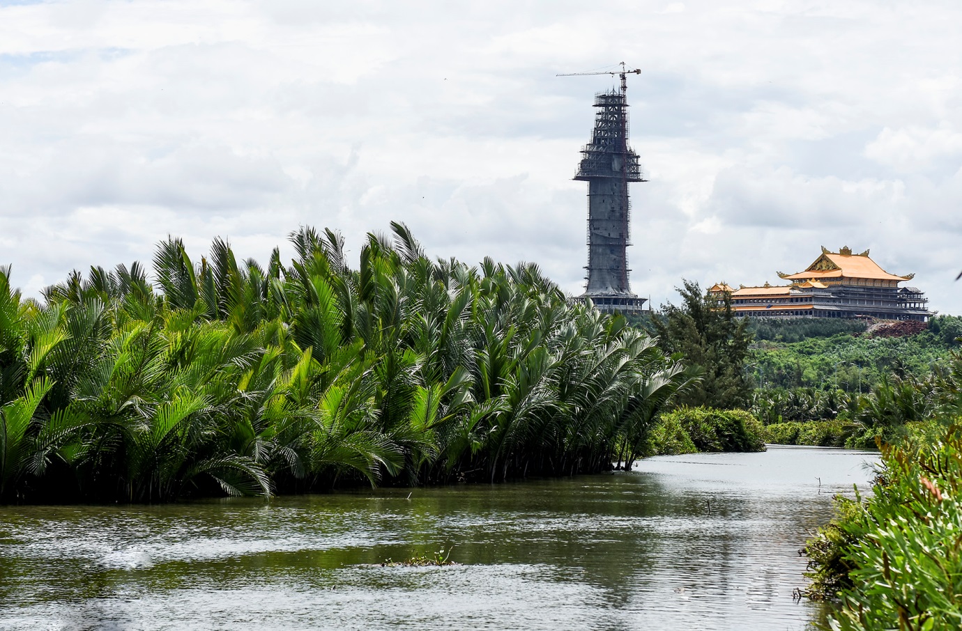 Khám phá rừng dừa nước xanh mướt trong lòng thành phố Quảng Ngãi - 3
