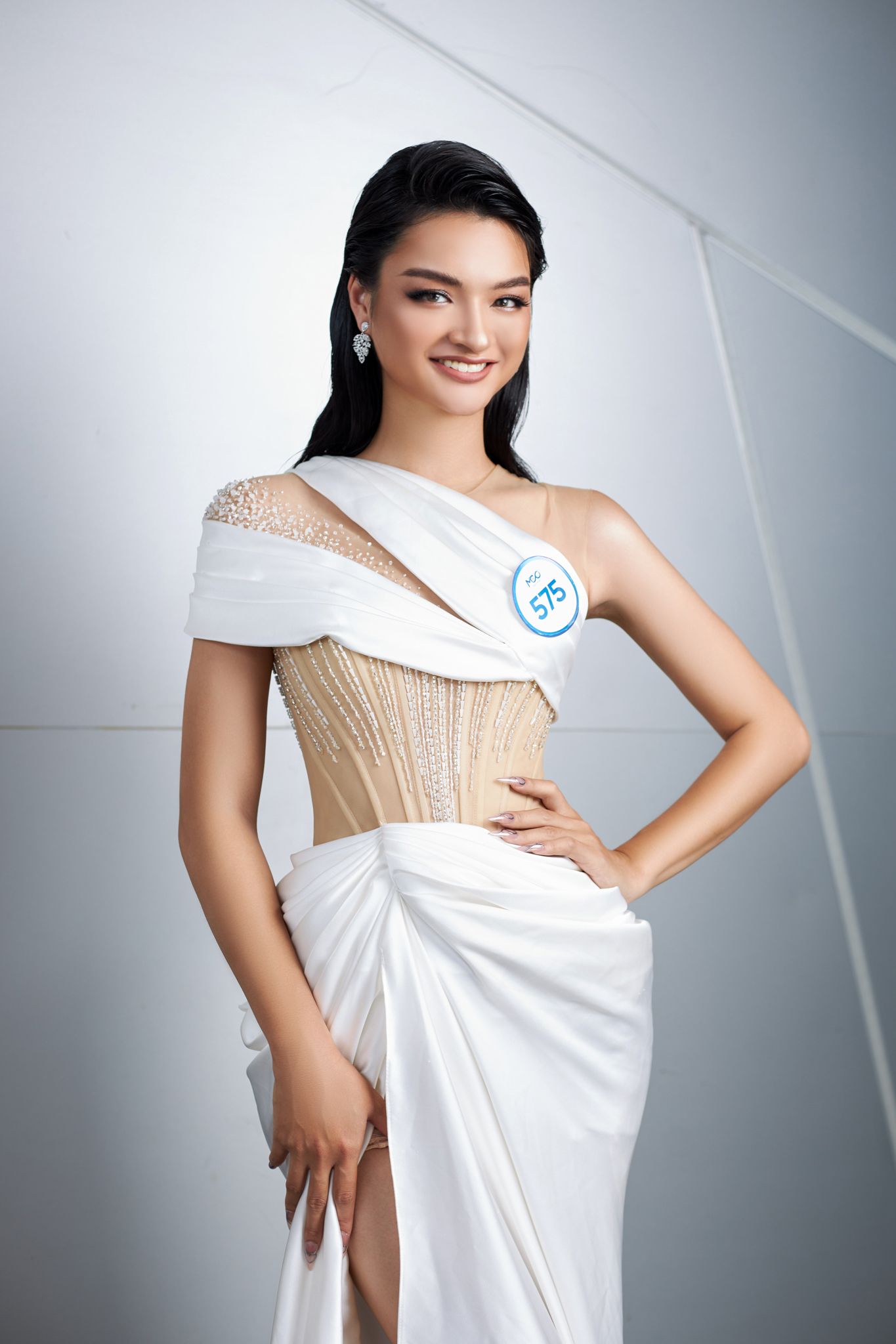 Cao Thiên Trang "đụng độ" Thùy Trâm tại Top 59 Hoa hậu Hoàn vũ Việt Nam 2023 - 2