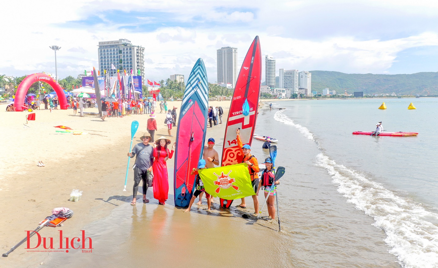 nhung chiec thuyen sup ruc ro ‘phieu’ tren song bien quy nhon - 11