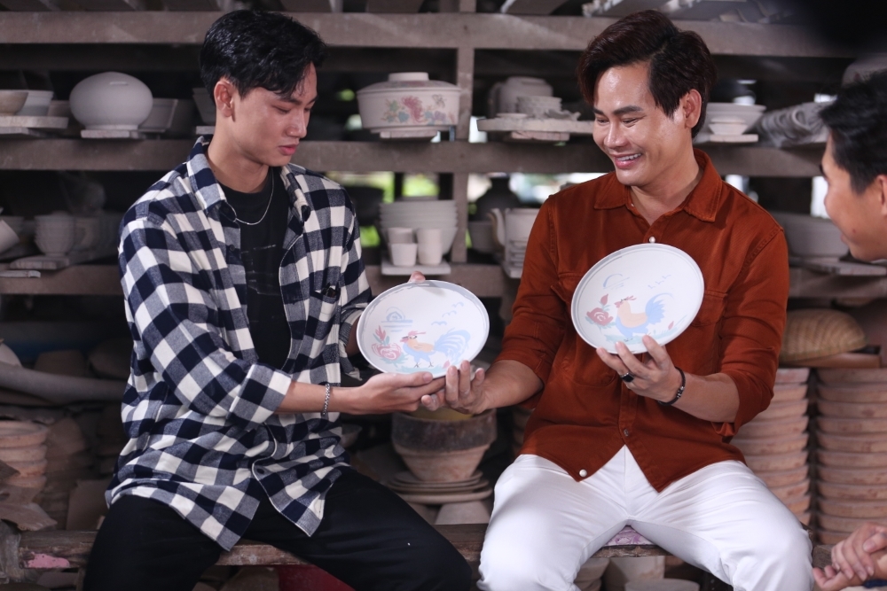 MC Hồng Phúc đưa vũ công Đoàn Thế Vinh khám phá nghề làm gốm Lái Thiêu, Bình Dương - 2