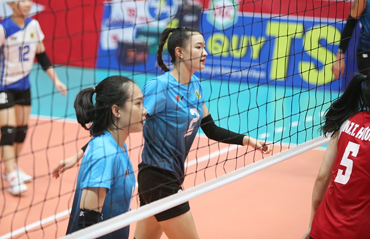Hoa khôi bóng chuyền Kim Thanh thán phục ngoại binh bắt bước 1, fan xuýt xoa vì quá xinh - 5