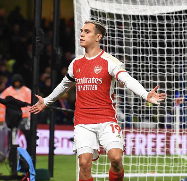 Arsenal và pha "né" chuyển nhượng hay nhất năm: 1 mũi tên trúng 3 đích - 2