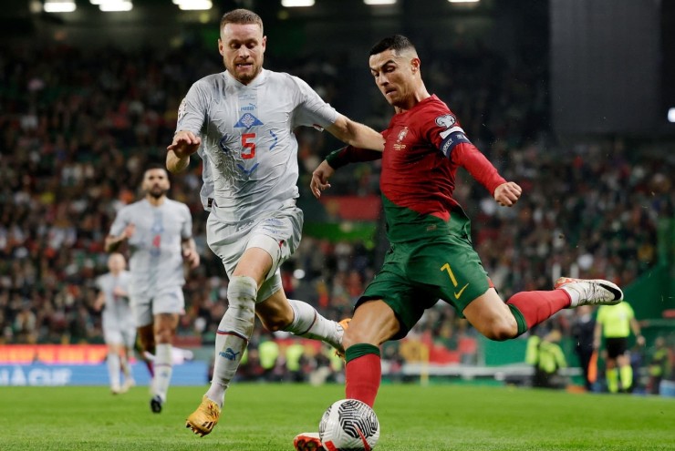 Kết quả bóng đá Bồ Đào Nha - Iceland: Điểm 10 hoàn hảo, Fernandes lập siêu phẩm (Vòng loại EURO) - 1
