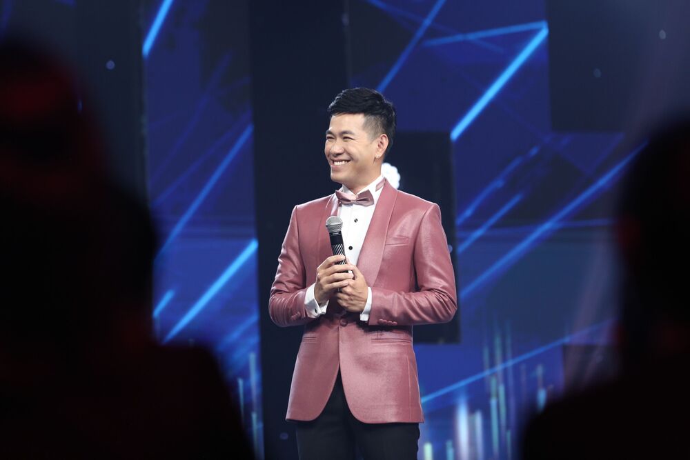 Hồ Trung Dũng bất ngờ thay thế 1 vị giám khảo ngồi “ghế nóng” "Đấu trường toàn năng" - 1
