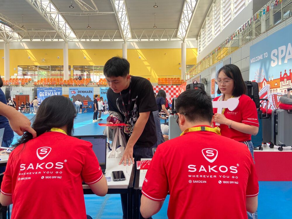 Sinh viên Đại học RMIT hào hứng trải nghiệm các sản phẩm của SAKOS - 12