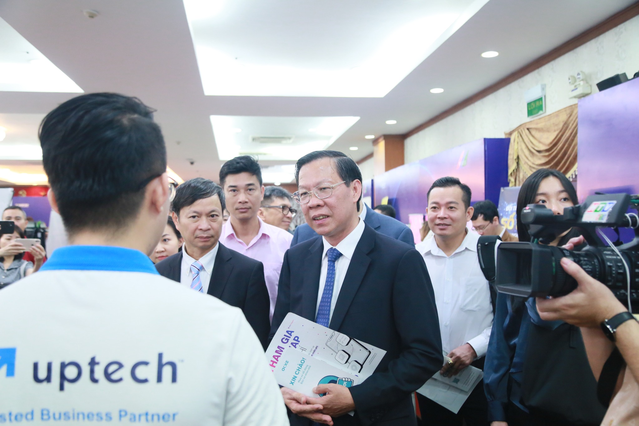 Chủ tịch UBND TP.HCM Phan Văn Mãi: Các bạn trẻ hãy mạnh dạn chọn TP.HCM để khởi nghiệp - 6
