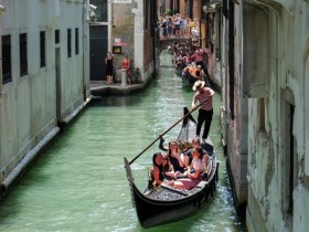  - Venice sẽ thu phí khách du lịch từ năm tới