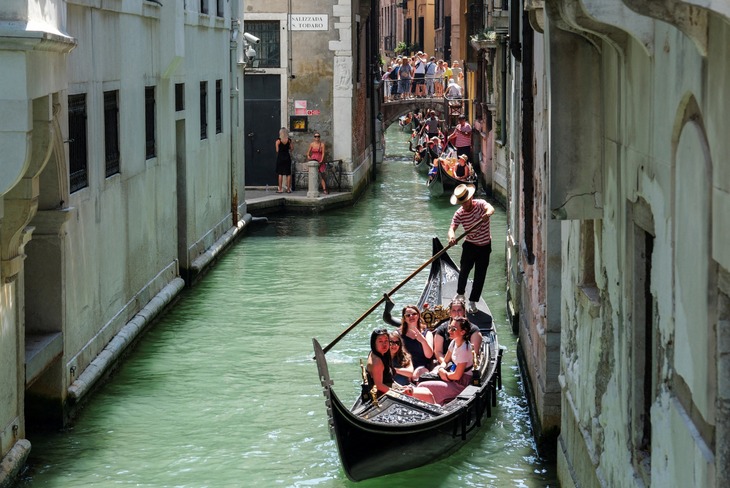Venice sẽ thu phí khách du lịch từ năm tới - 1