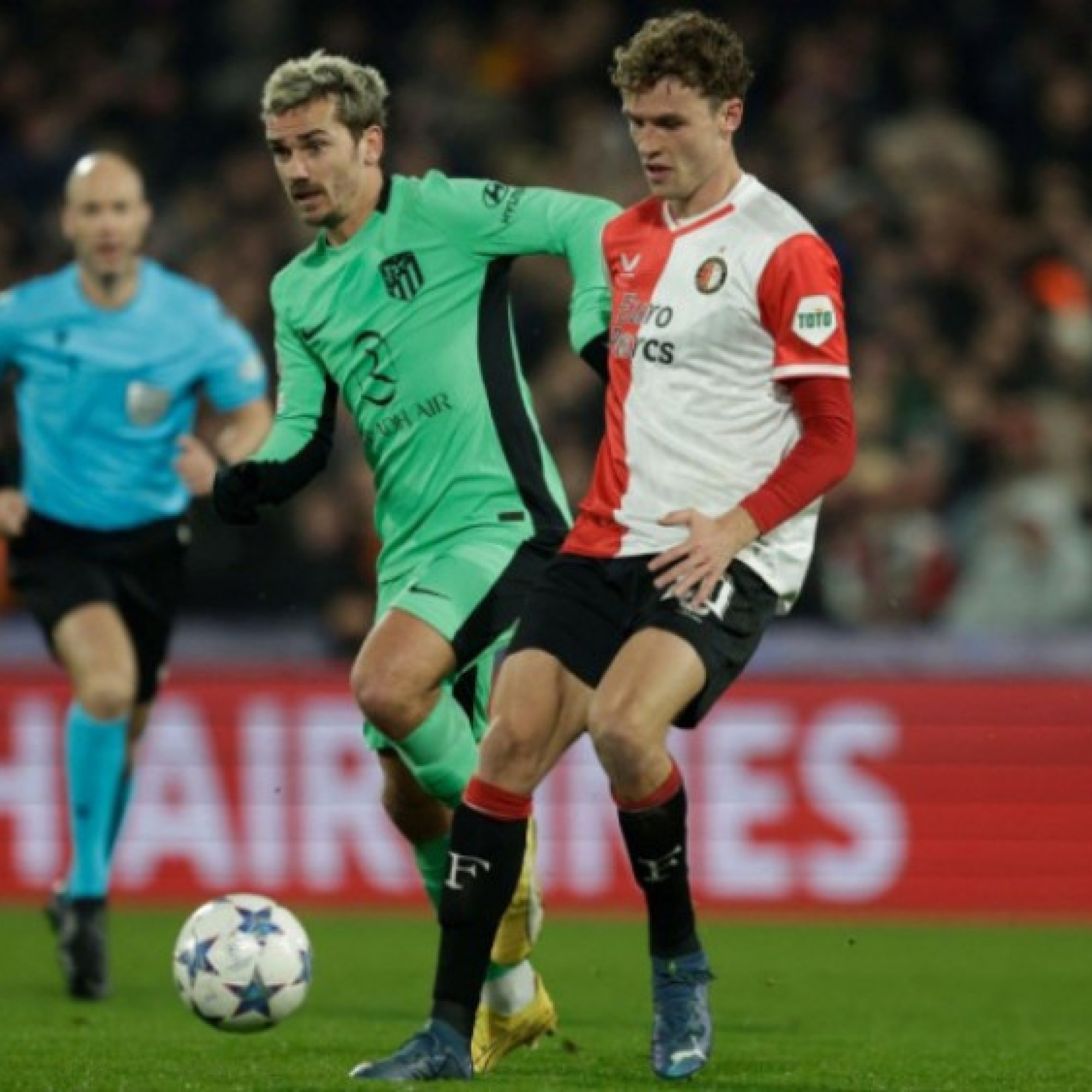  - Video bóng đá Feyenoord - Atletico: 2 bàn phản lưới, niềm vui nhân đôi (Cúp C1)