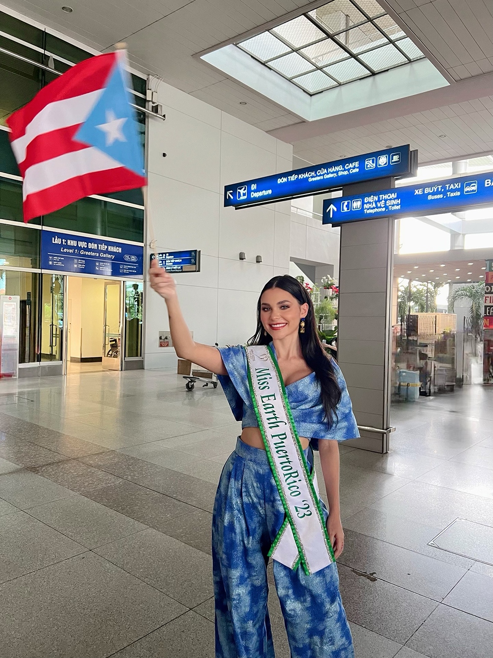 Loạt thí sinh Miss Earth 2023 diện áo dài khi đến Việt Nam - 3