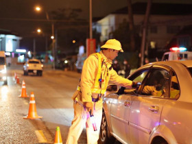  - Nhiều du khách đi Đà Lạt bị xử phạt nồng độ cồn