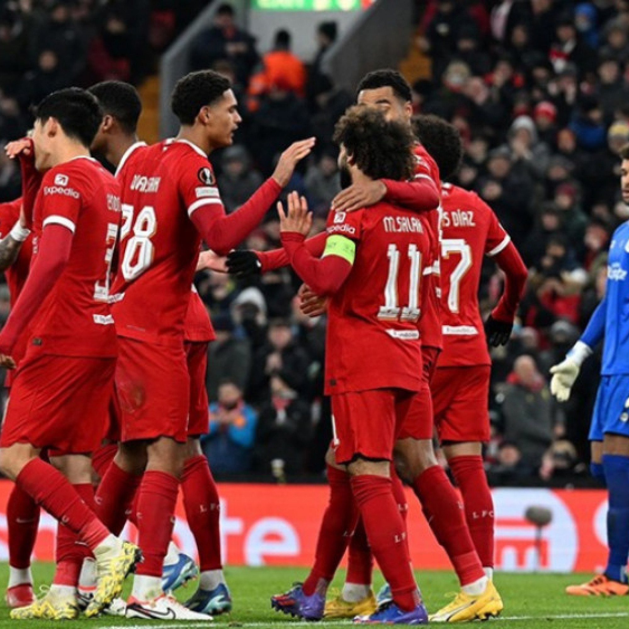 - 12 anh hào vào vòng knock-out Europa League: Ấn tượng Ngoại hạng Anh, Roma lo lắng