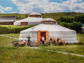 Khu nghỉ dưỡng phong cách du mục hút du khách đến sa mạc Gobi