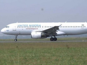  - Hành khách sửng sốt phát hiện máy bay hạ cánh nhầm sân bay, cách điểm đến 300km