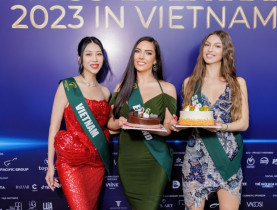  - Hoa hậu Lan Anh ghi điểm nhờ hành động tinh tế với đối thủ tại Miss Earth