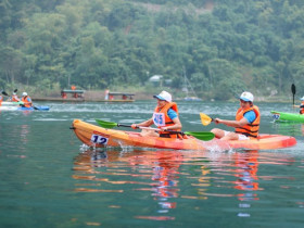 Lễ hội - Đua Kayak trên sông Đà quảng bá du lịch xanh