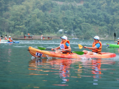 Chuyển động - Đua Kayak trên sông Đà quảng bá du lịch xanh