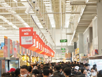 Chật kín người trong ngày khai trương đại siêu thị thứ 3 của tỉ phú Trần Bá Dương ở TP.HCM