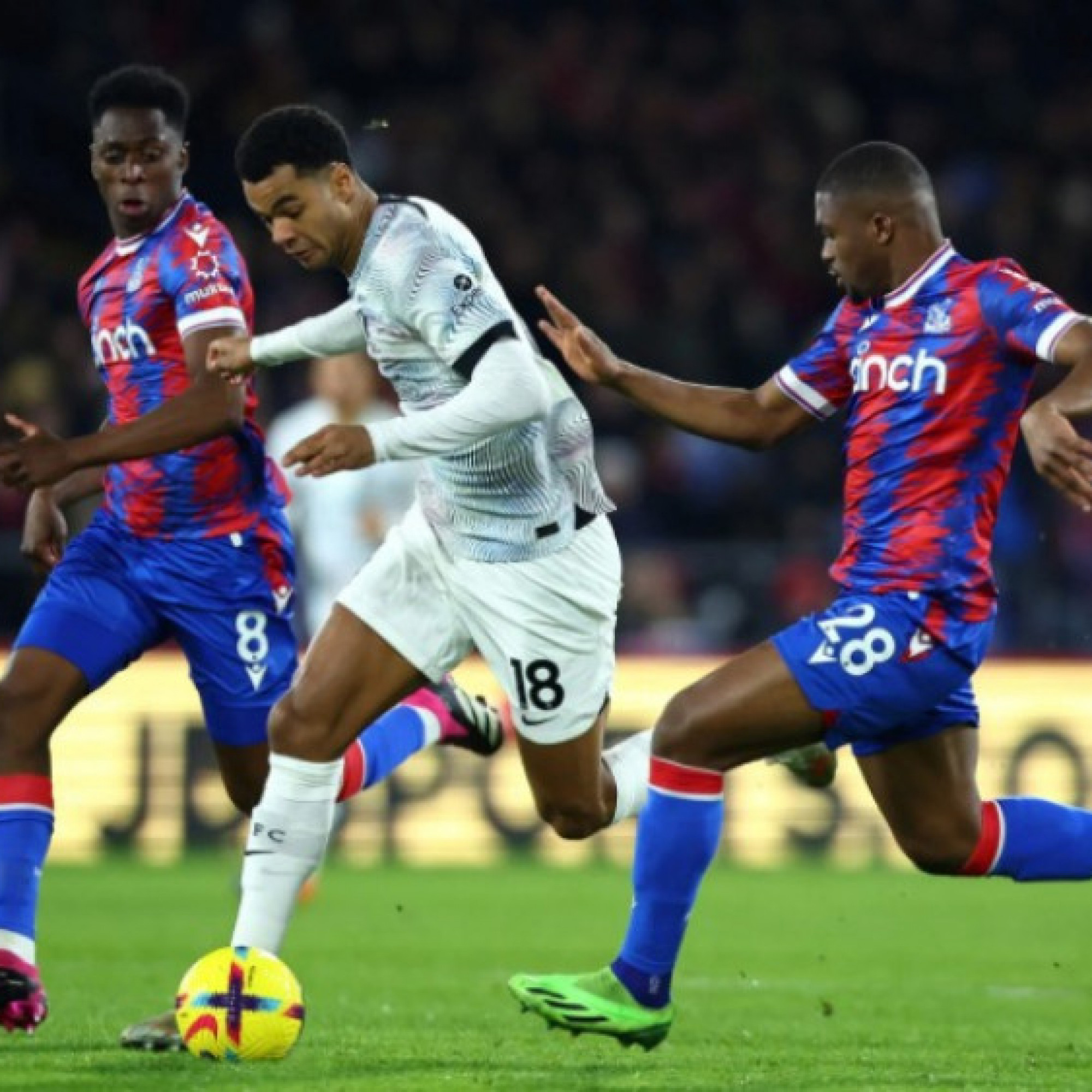  - Trực tiếp bóng đá Crystal Palace - Liverpool: Khó thoát khỏi khủng hoảng (Ngoại hạng Anh)