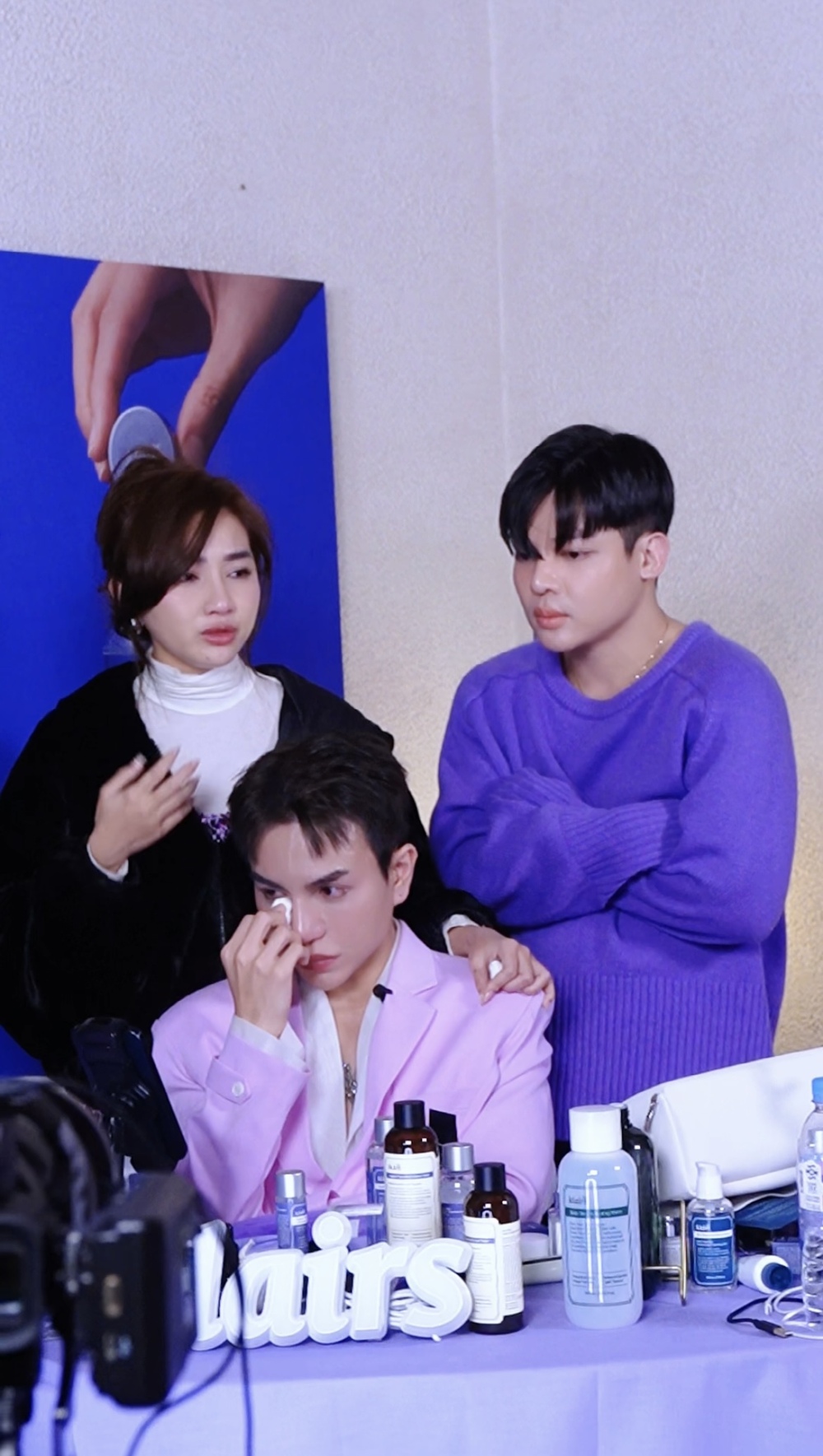Call Me Duy đã bật khóc nức nở trên sóng livestream tại Hàn Quốc - 1