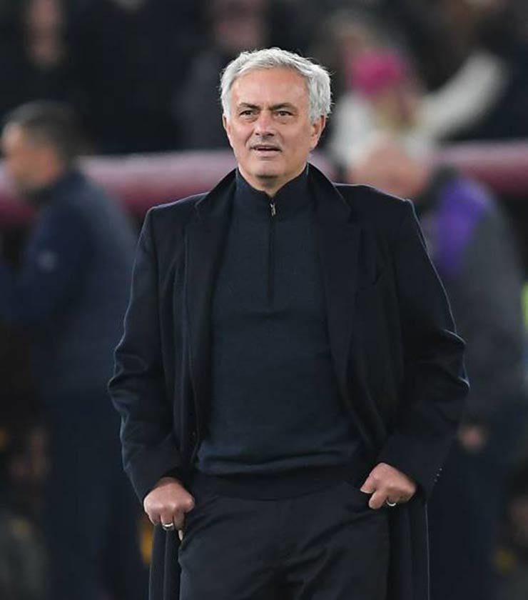 Hỗn loạn trận đấu của Roma & Mourinho: Lukaku ghi bàn sớm, bị thẻ đỏ vì cú xoạc rợn người - 3