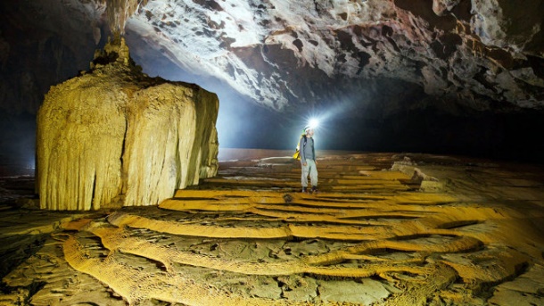 Hai hang động tráng lệ ở Quảng Bình tiếp tục đón khách - 1