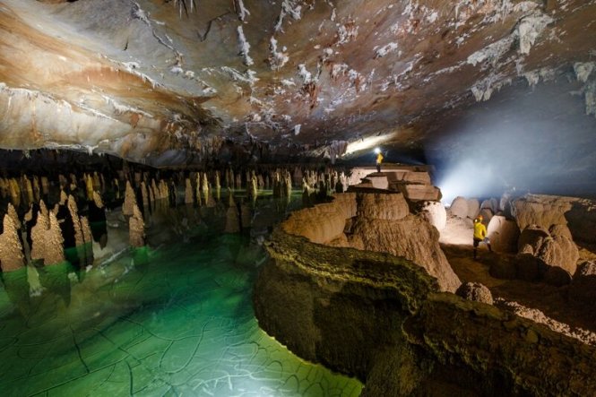 Hai hang động tráng lệ ở Quảng Bình tiếp tục đón khách - 2