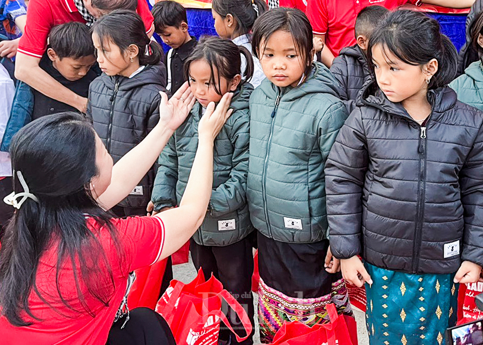 Hành trình qua miền Tây Bắc với nhiều các hoạt động ý nghĩa tại tỉnh Điện Biên - 11