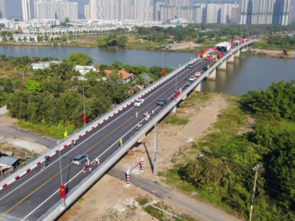 Chuyển động - TPHCM: Người dân phấn khởi khi thông xe “cây cầu mơ ước” hơn 350 tỷ