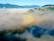 Bình minh huyền ảo trên vùng lòng hồ thủy điện Đăkđrinh