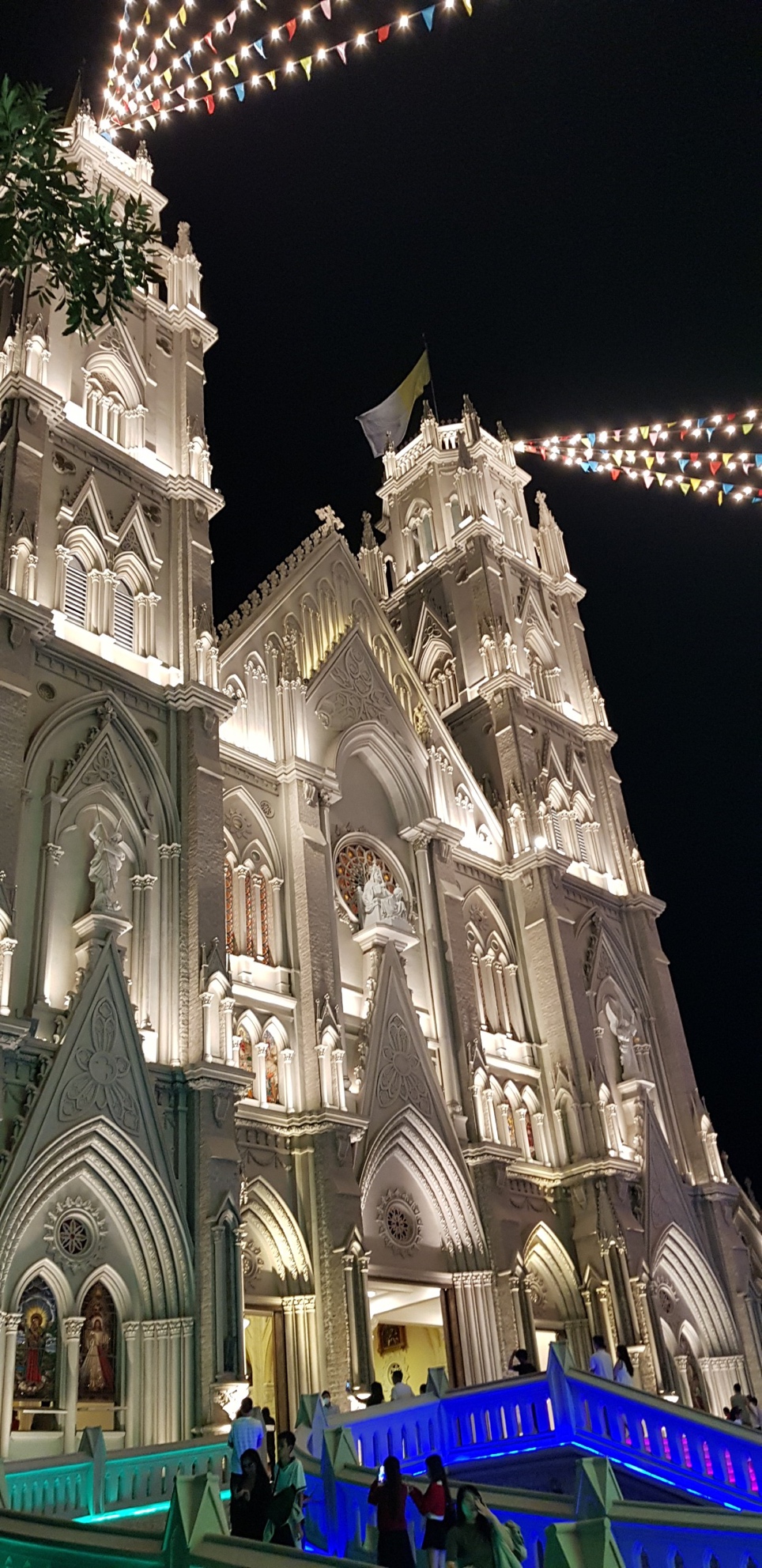 Nhà thờ kiến trúc Gothic tráng lệ ở Bà Rịa - Vũng Tàu mùa Giáng Sinh - 3