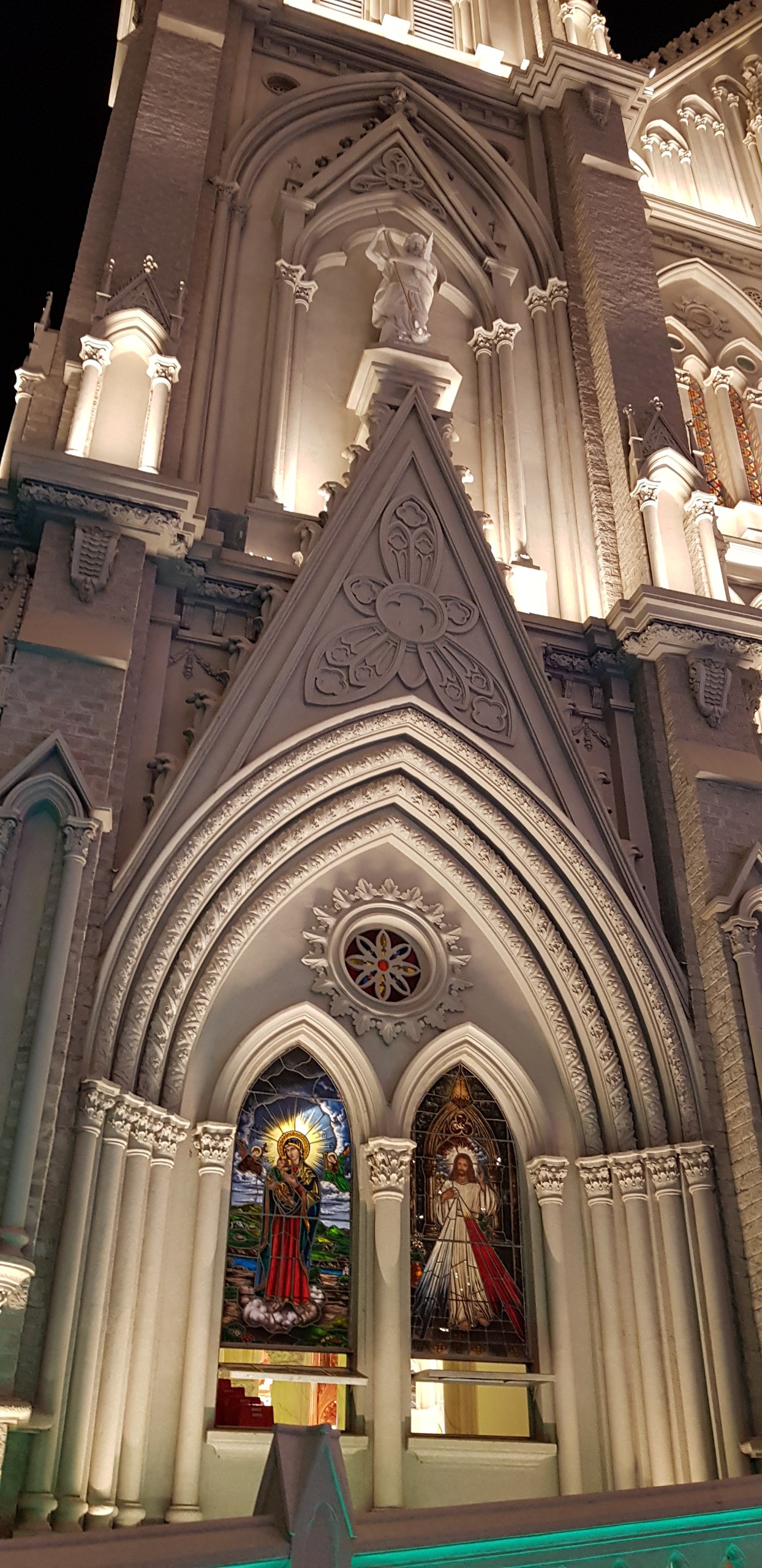 Nhà thờ kiến trúc Gothic tráng lệ ở Bà Rịa - Vũng Tàu mùa Giáng Sinh - 7