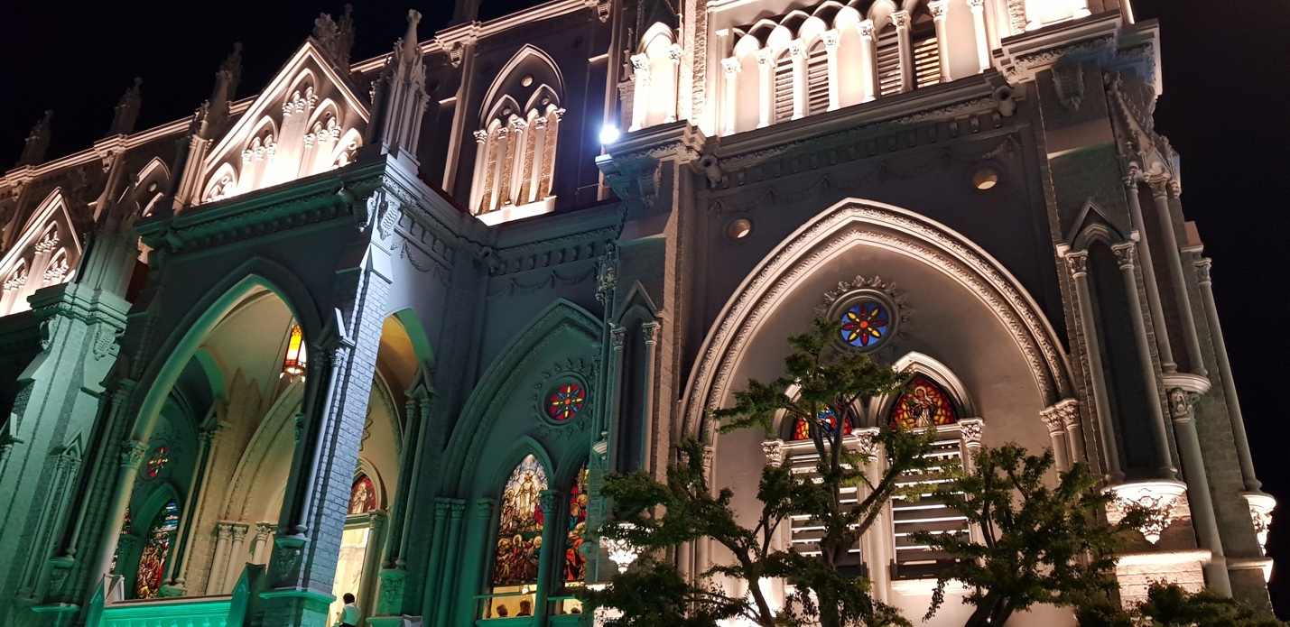 Nhà thờ kiến trúc Gothic tráng lệ ở Bà Rịa - Vũng Tàu mùa Giáng Sinh - 4