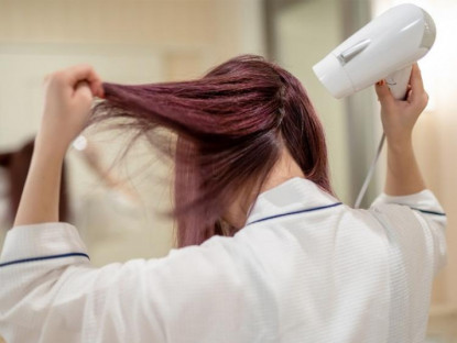 Bí quyết - Du khách suýt mất gần 23 triệu đồng do dùng máy sấy tóc ở khách sạn