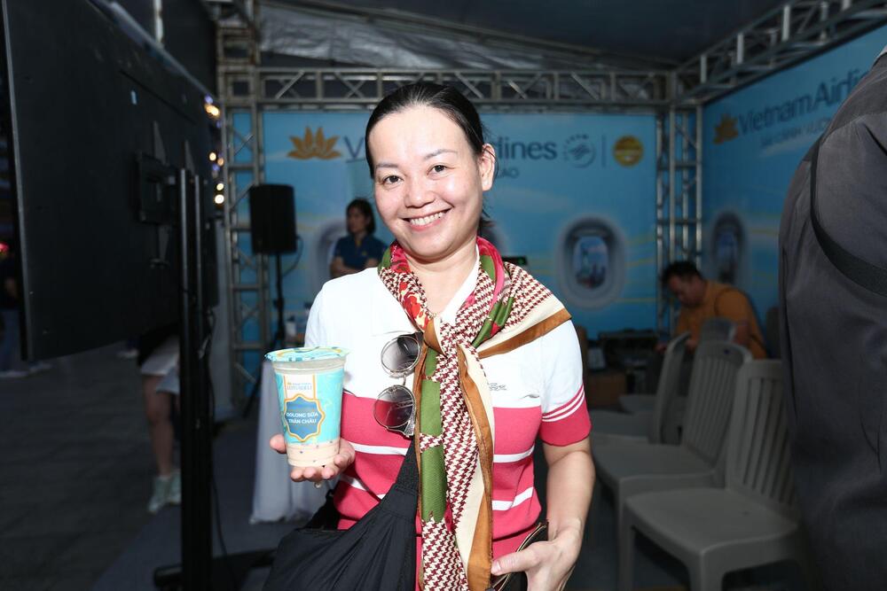 Giới trẻ xếp hàng dài thưởng thức Oolong sữa trân châu của Vietnam Airlines tại Hozo Super Fest 2023 - 4