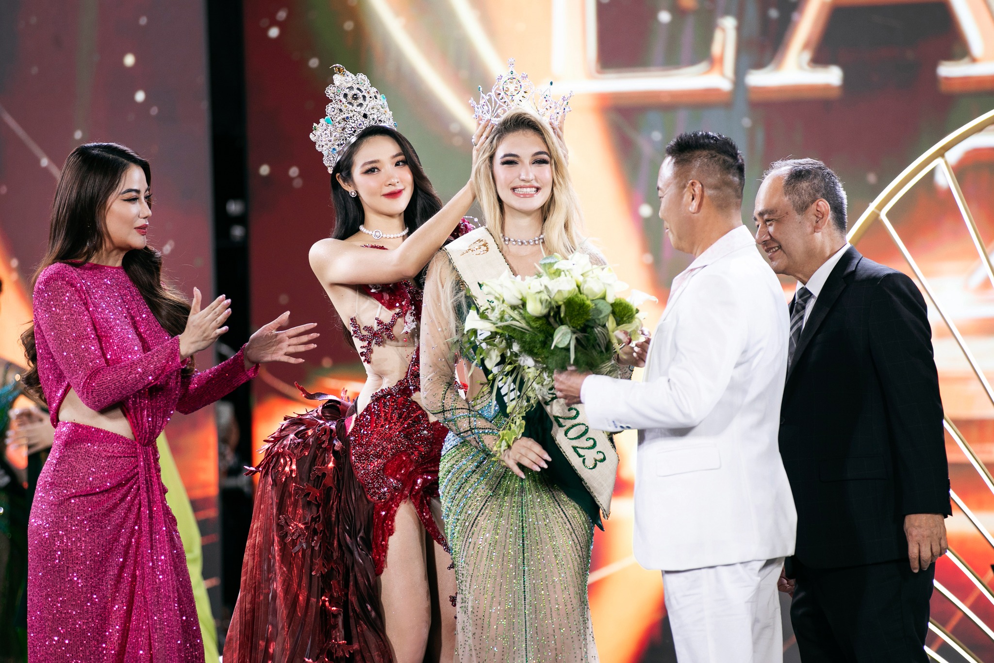 Albania đăng quang Hoa hậu Trái Đất 2023, Đỗ Lan Anh giành ngôi vị Miss Earth Water - 1
