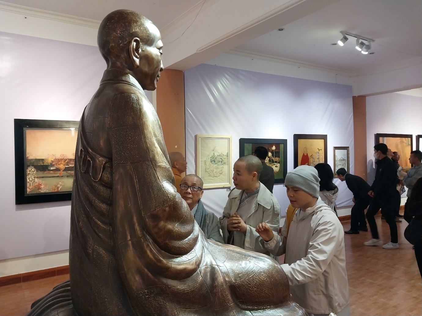 Đến Trung tâm Văn hóa Phật giáo Liễu Quán xem triển lãm ‘Hoàn gia lý’ - 3