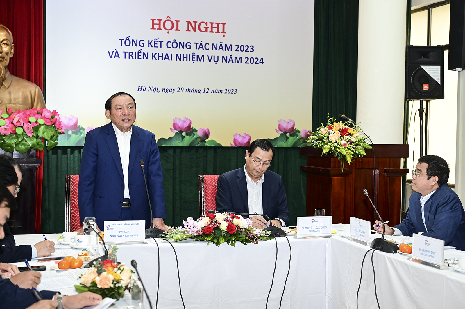 Năm 2024, du lịch vẫn phải đối mặt với nhiều khó khăn - 1