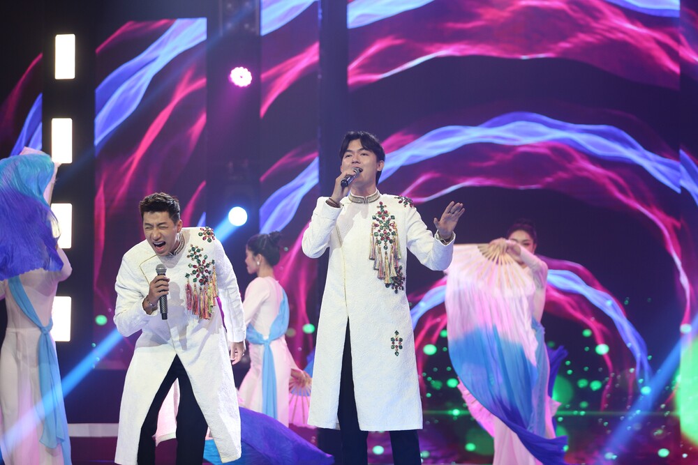 Phạm Hồng Phước bất ngờ với màn song ca của thí sinh "Toả sáng ước mơ" với ca sĩ khách mời - 2