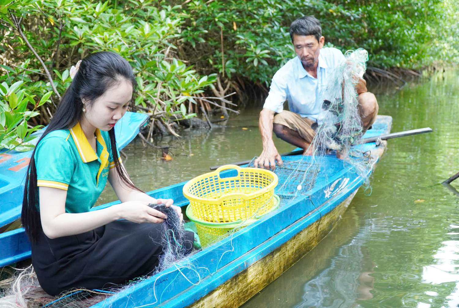 Vượt ngàn cây số, du khách bất ngờ trước vẻ đẹp của Cà Mau - 1