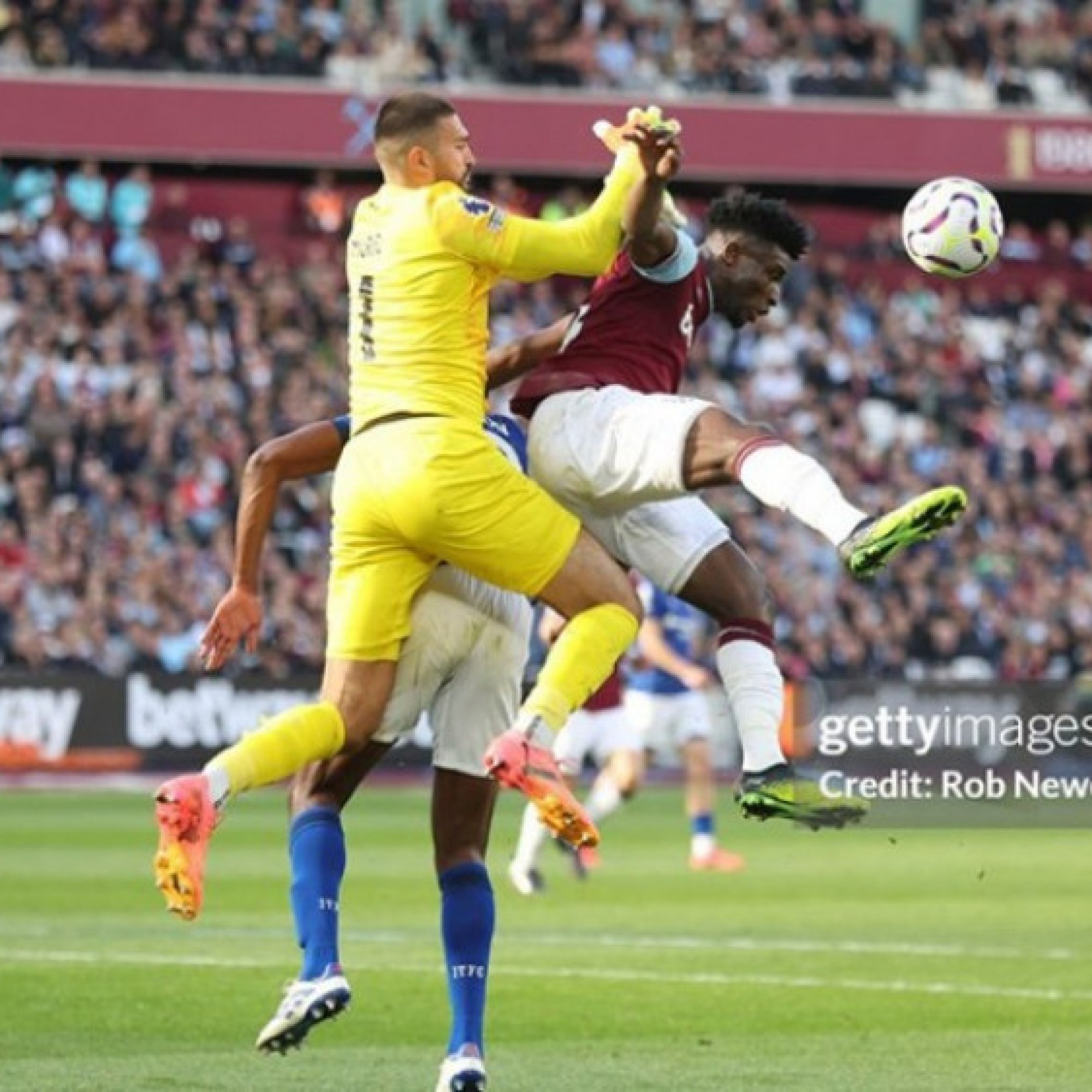  - Video bóng đá West Ham - Ipswich: "Búa tạ" thắng tưng bừng (Ngoại hạng Anh)