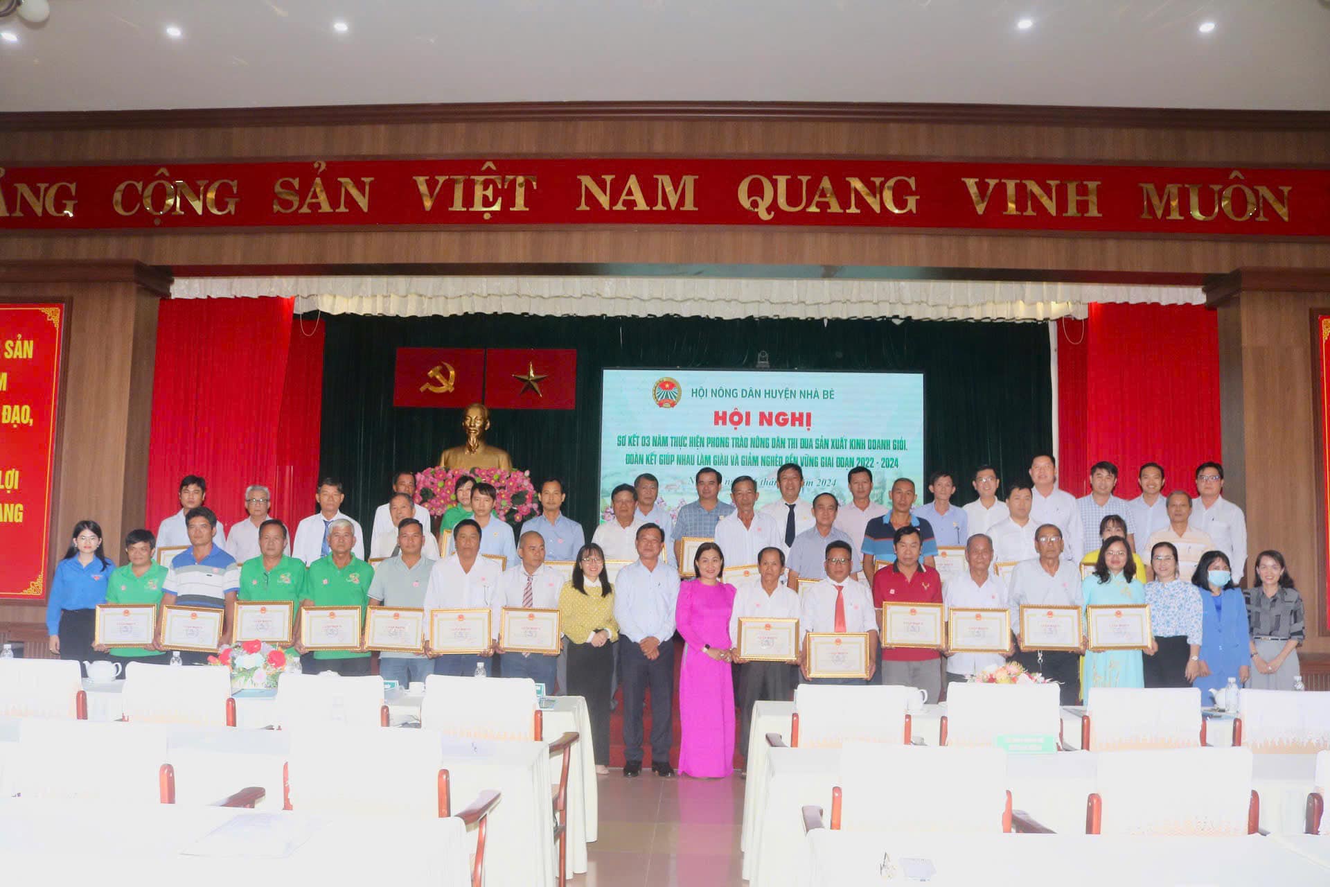 Những nông dân tiêu biểu của Huyện Nhà Bè: Điển hình trong phong trào thi đua sản xuất, kinh doanh giỏi - 1