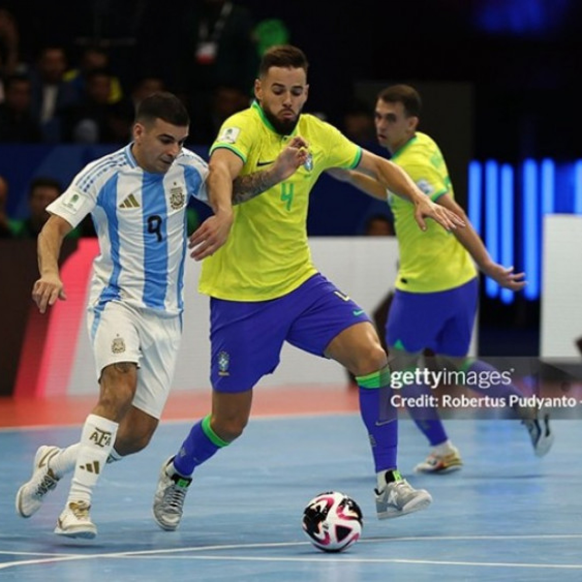  - Video bóng đá Brazil - Argentina: Đăng quang kịch tính (Chung kết Futsal World Cup)