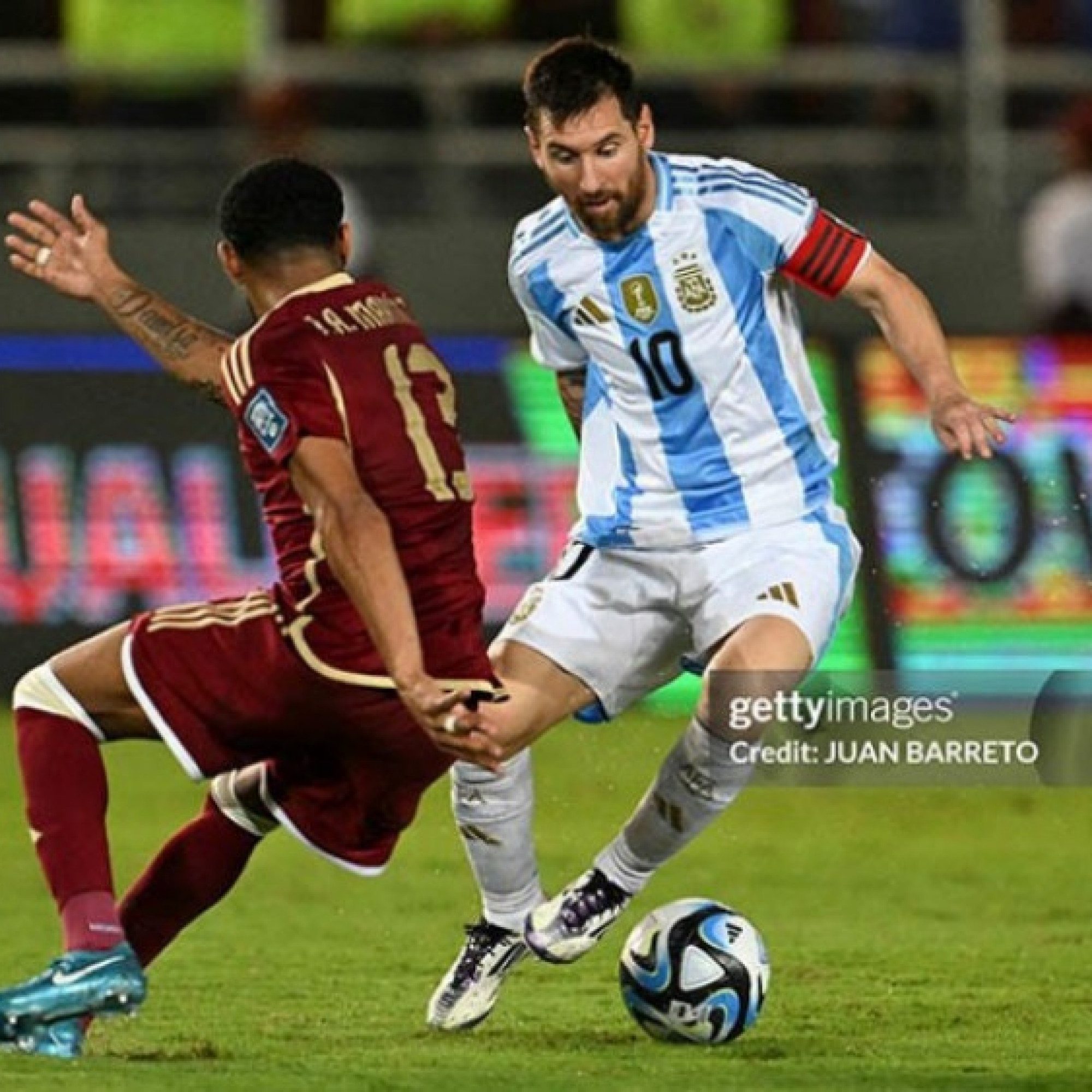  - Video bóng đá Venezuela - Argentina: Messi nỗ lực, kết quả ngỡ ngàng (Vòng loại World Cup)