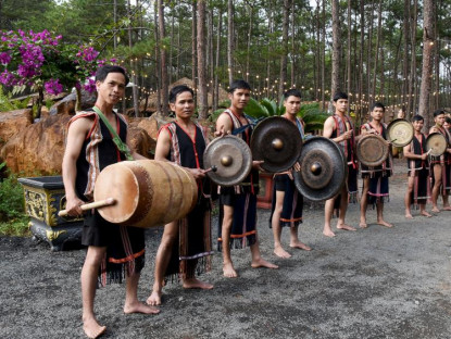 Lễ hội - Chiêm ngưỡng màn biểu diễn cồng chiêng độc đáo giữa núi rừng Măng Đen